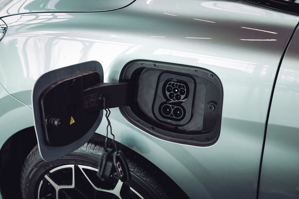 La berline compacte MG4 EV Urban vise les automobilistes à la recherche de leur premier véhicule électrique