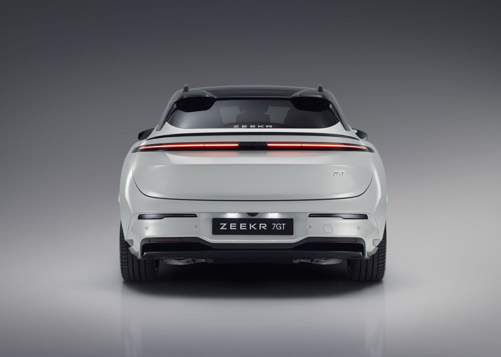Le Grand Tourer électrique Zeekr 7GT arrive sur les routes françaises