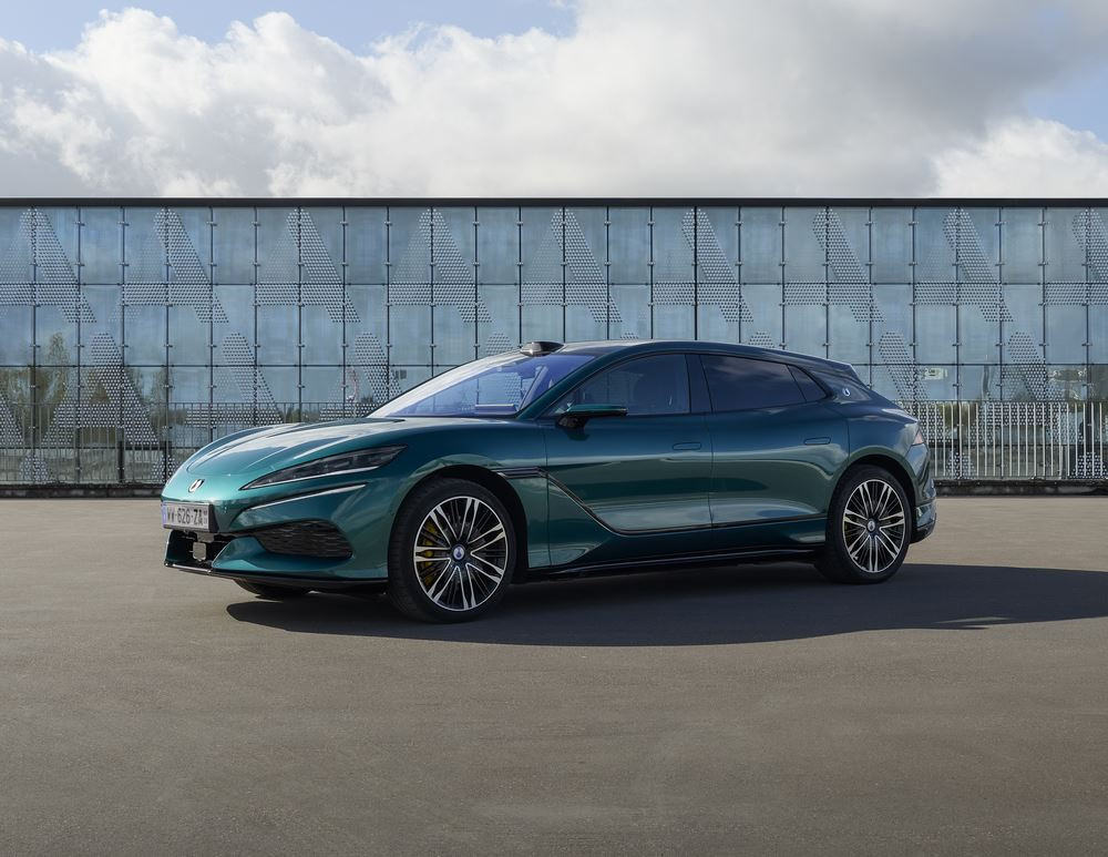 La grande routière technologique Denza Z9GT hybride rechargeable DM offre une flexibilité optimale sur longue distance