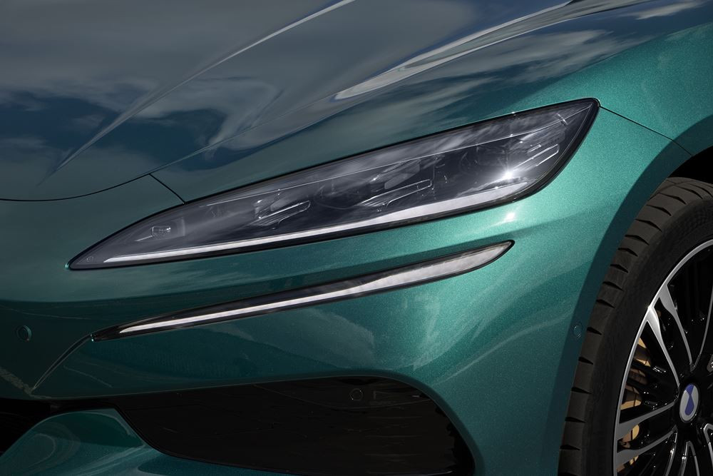 La grande routière technologique Denza Z9GT hybride rechargeable DM offre une flexibilité optimale sur longue distance