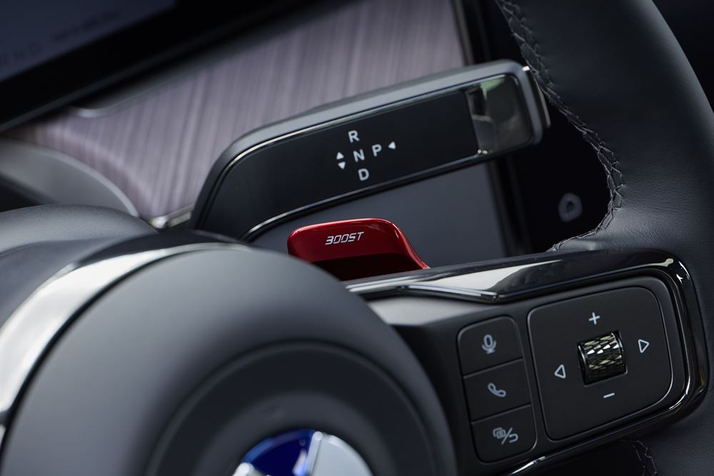 La grande routière technologique Denza Z9GT hybride rechargeable DM offre une flexibilité optimale sur longue distance