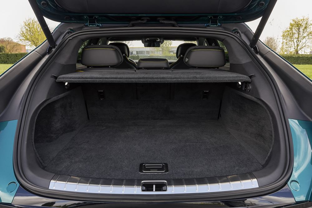 La grande routière technologique Denza Z9GT hybride rechargeable DM offre une flexibilité optimale sur longue distance