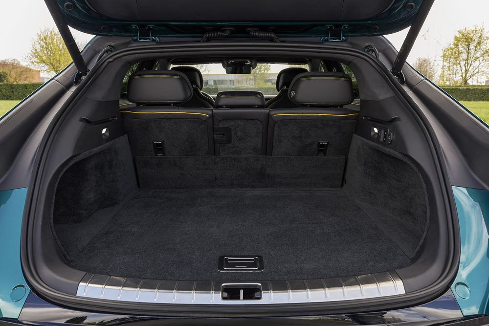 La grande routière technologique Denza Z9GT hybride rechargeable DM offre une flexibilité optimale sur longue distance