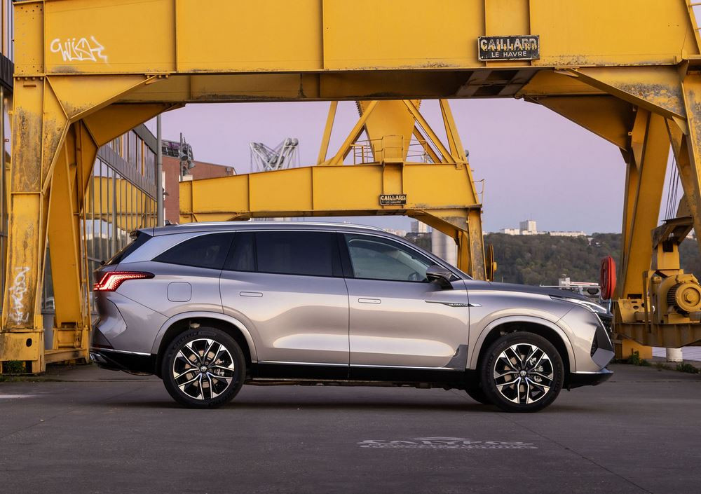 Le grand SUV MGS9 hybride rechargeable offre sept places sur trois rangées de sièges