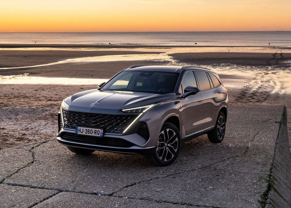 Le grand SUV MGS9 hybride rechargeable offre sept places sur trois rangées de sièges