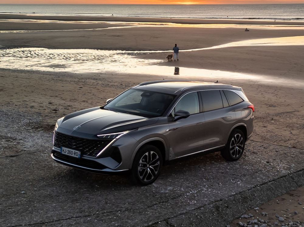 Le grand SUV MGS9 hybride rechargeable offre sept places sur trois rangées de sièges