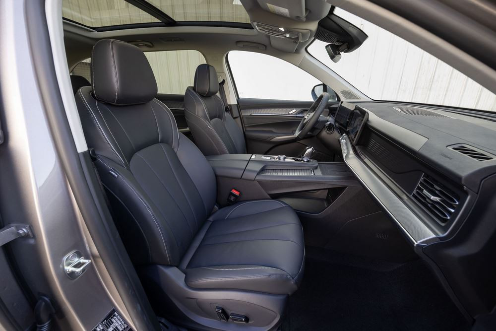Le grand SUV MGS9 hybride rechargeable offre sept places sur trois rangées de sièges