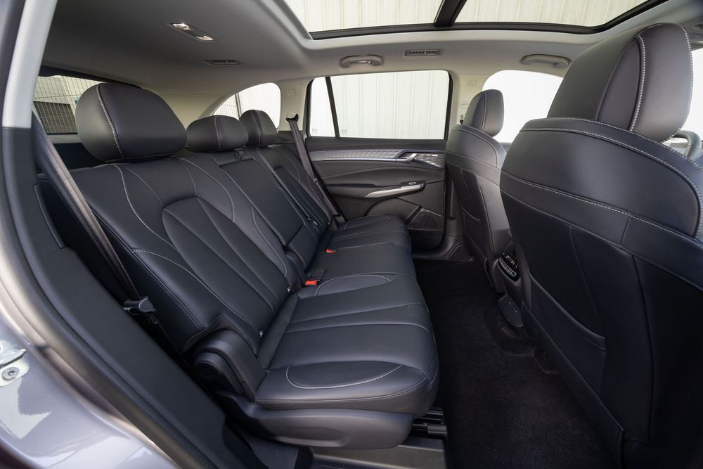 Le grand SUV MGS9 hybride rechargeable offre sept places sur trois rangées de sièges