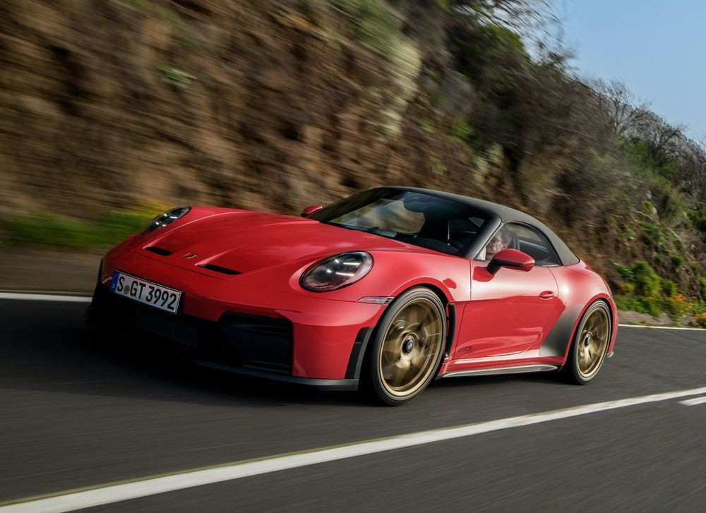 La Porsche 911 GT3 S/C embarque une capote entièrement automatique