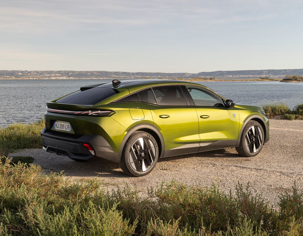 La Peugeot 408 au design Fastback affiche un caractère avant-gardiste