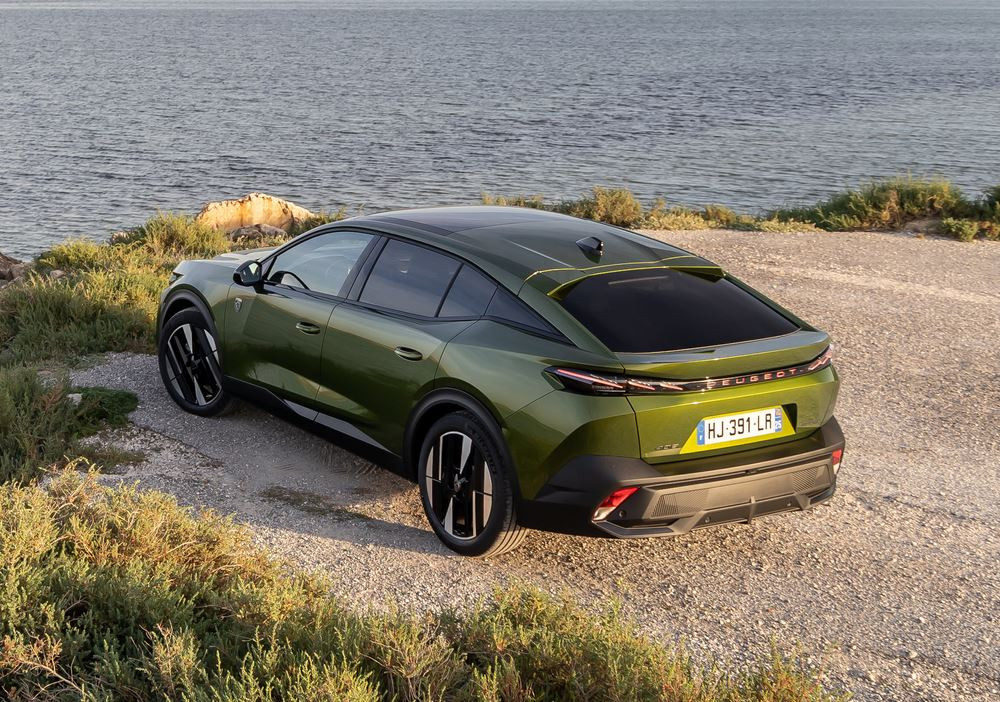 La Peugeot 408 au design Fastback affiche un caractère avant-gardiste