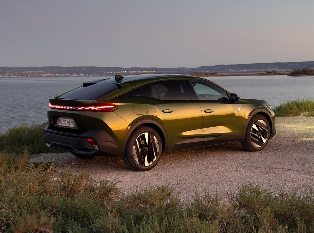 La Peugeot 408 au design Fastback affiche un caractère avant-gardiste