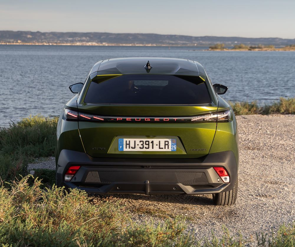 La Peugeot 408 au design Fastback affiche un caractère avant-gardiste