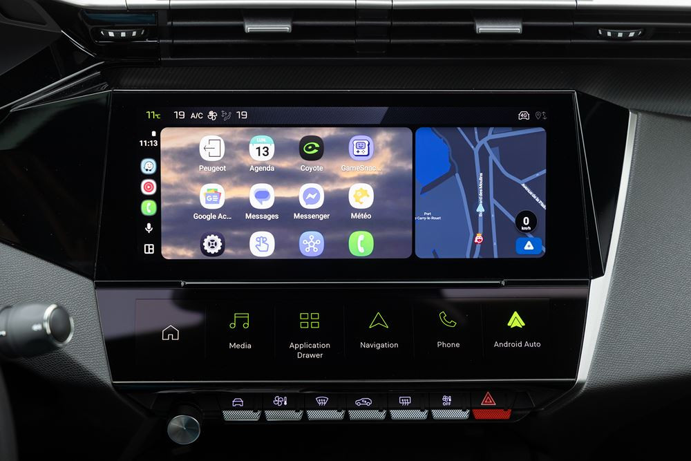 La Peugeot 408 au design Fastback affiche un caractère avant-gardiste