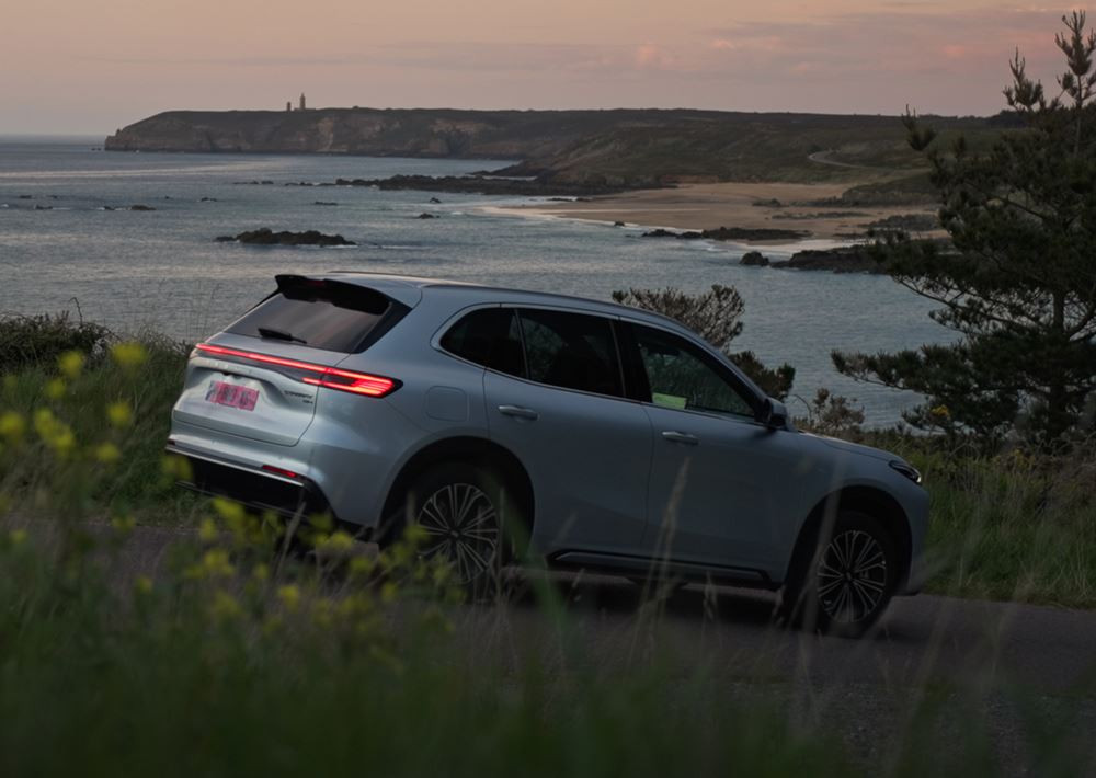 Le SUV de taille moyenne Geely Starray EM-i Super Hybride affiche une autonomie électrique WLTP jusqu'à 135 km