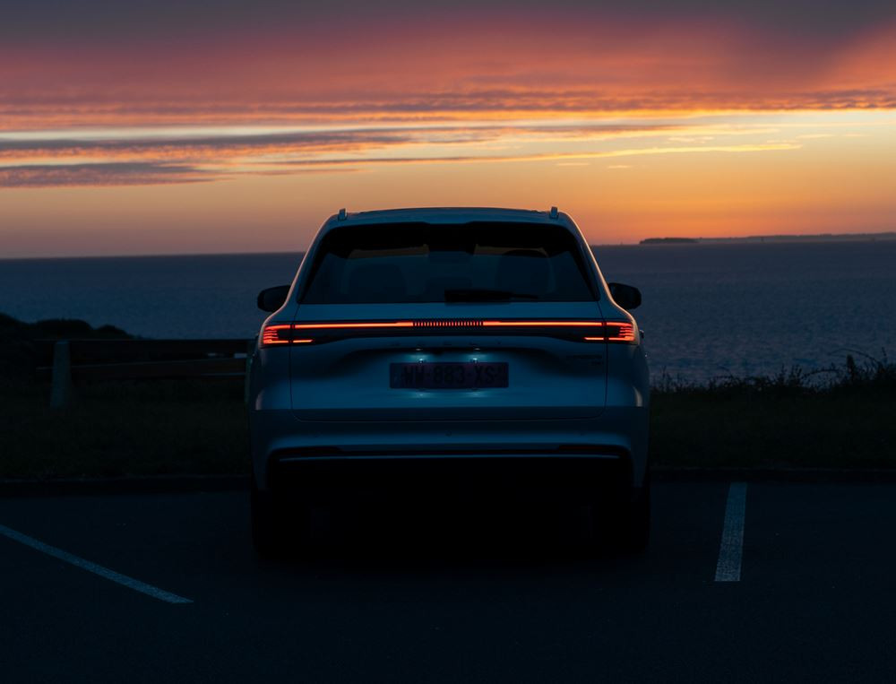 Le SUV de taille moyenne Geely Starray EM-i Super Hybride affiche une autonomie électrique WLTP jusqu'à 135 km