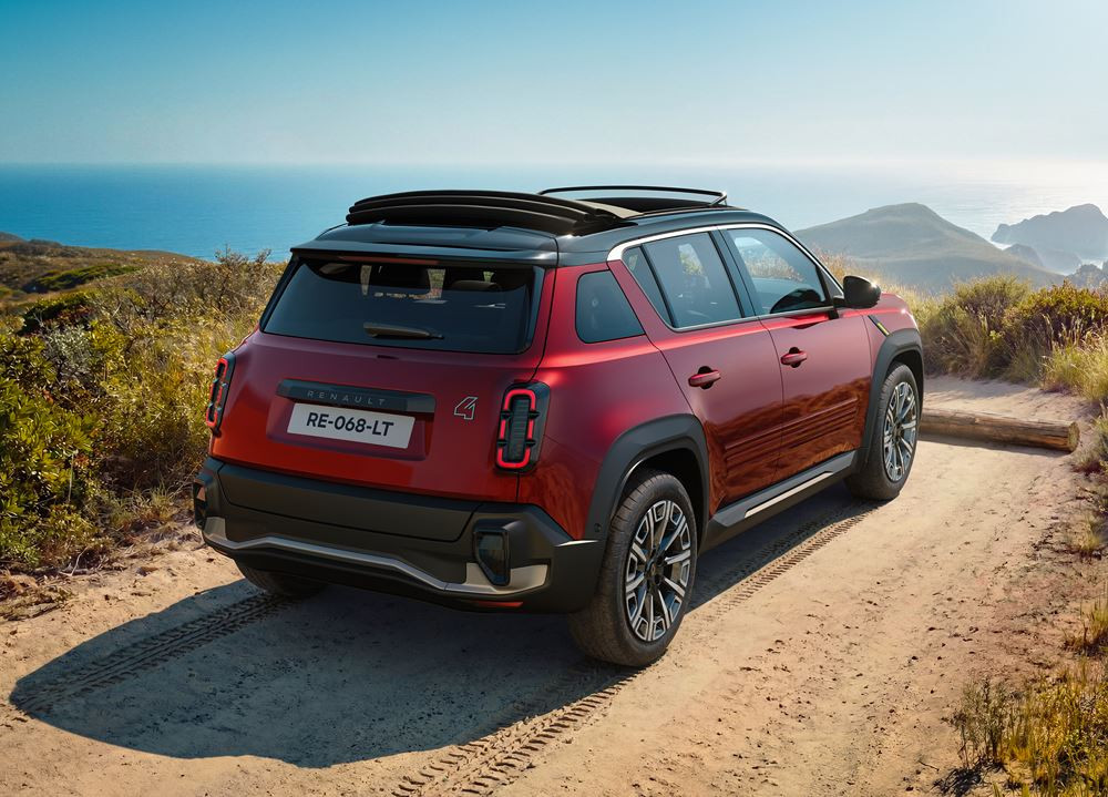 La Renault 4 E-Tech Electric Plein Sud dispose d'un toit ouvrant en toile