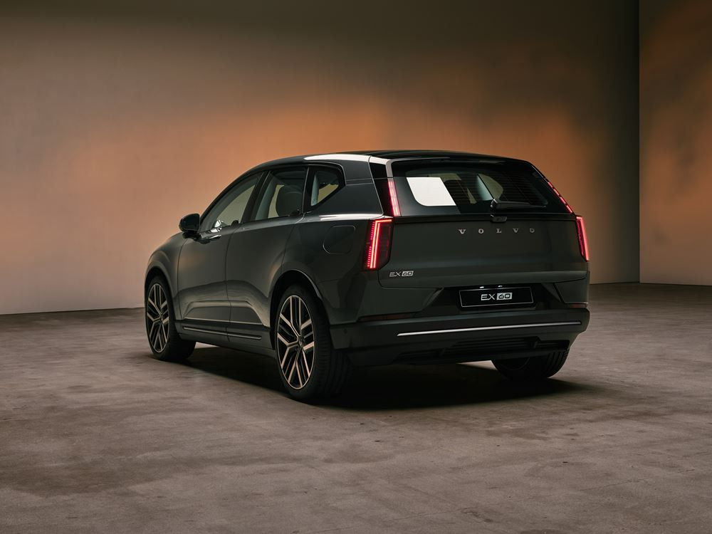 Le SUV électrique à transmission intégrale Volvo EX60 peut parcourir jusqu'à 810 km avec une charge
