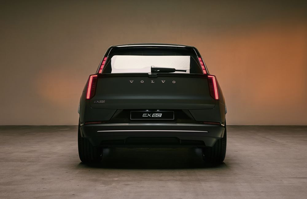 Le SUV électrique à transmission intégrale Volvo EX60 peut parcourir jusqu'à 810 km avec une charge