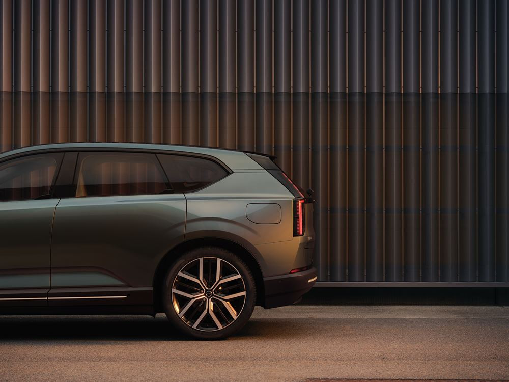 Le SUV électrique à transmission intégrale Volvo EX60 peut parcourir jusqu'à 810 km avec une charge