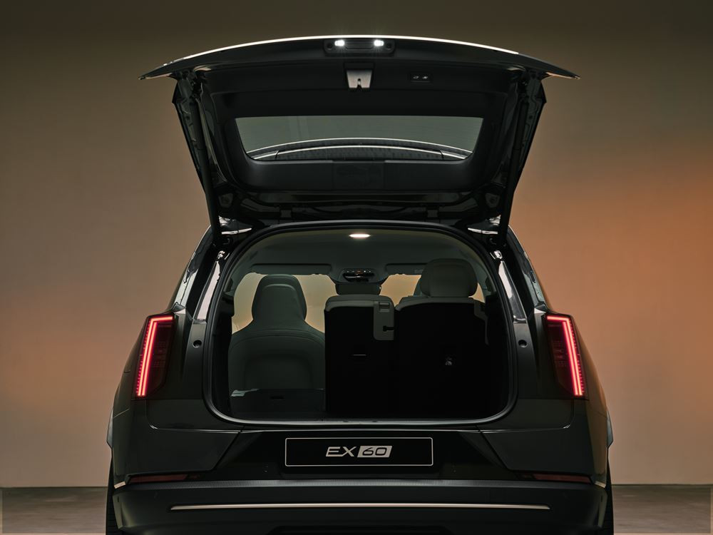 Le SUV électrique à transmission intégrale Volvo EX60 peut parcourir jusqu'à 810 km avec une charge