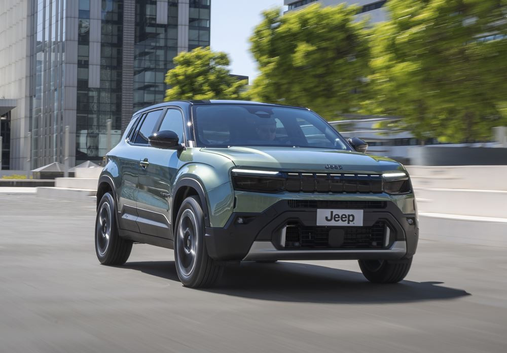 La Jeep Avenger revisitée affiche une calandre à sept fentes rétroéclairée