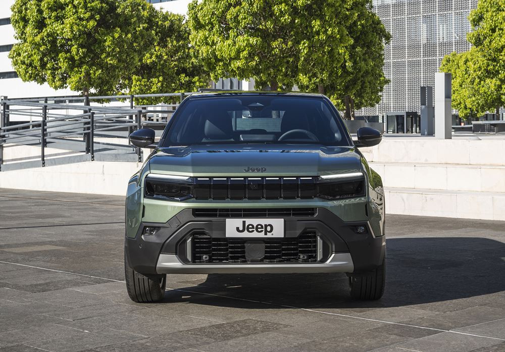 La Jeep Avenger revisitée affiche une calandre à sept fentes rétroéclairée