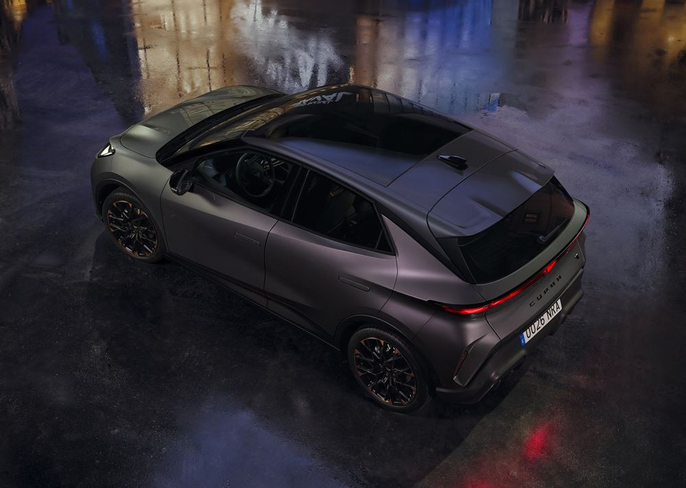 La citadine Cupra Raval incarne une interprétation radicale de la voiture électrique urbaine