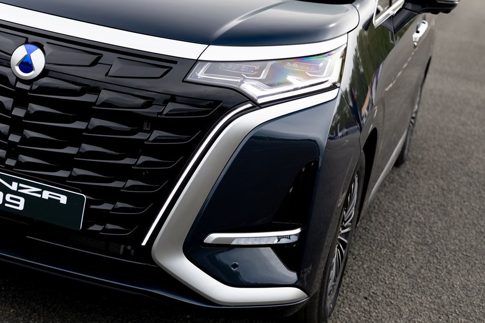 Le monospace sept places hybride rechargeable Denza D9 DM-i offre 210 km d'autonomie en mode électrique
