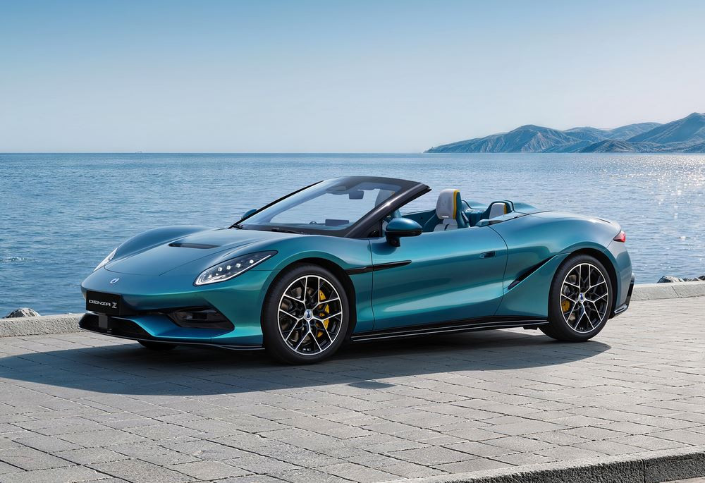 La supercar électrique Denza Z spider affiche des performances extrêmes à ciel ouvert