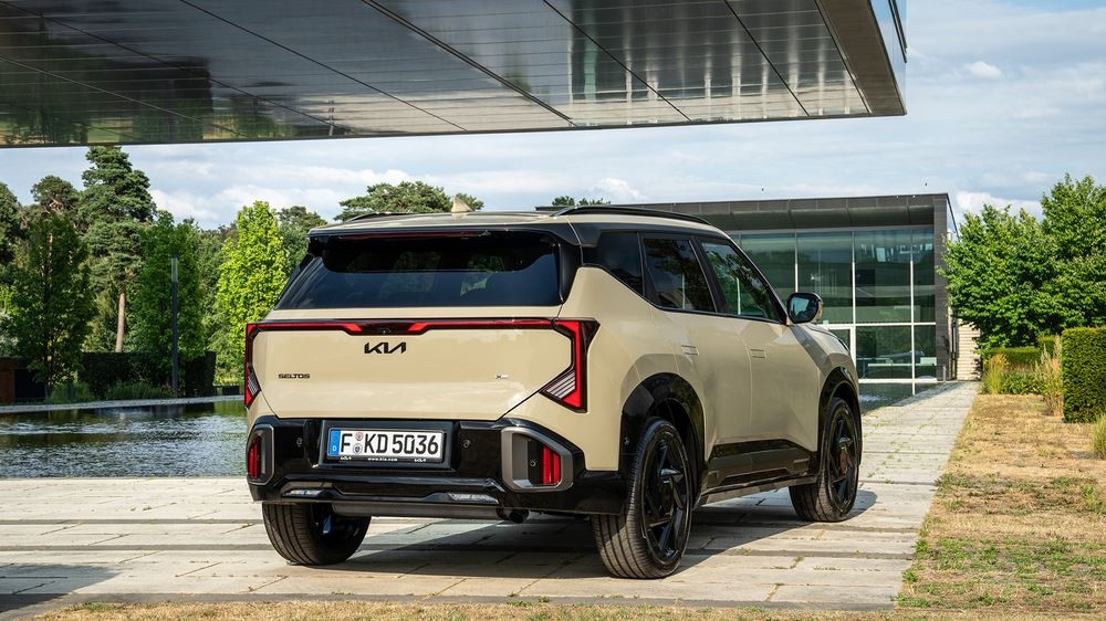 Kia Seltos : un SUV hybride de taille compacte au style robuste