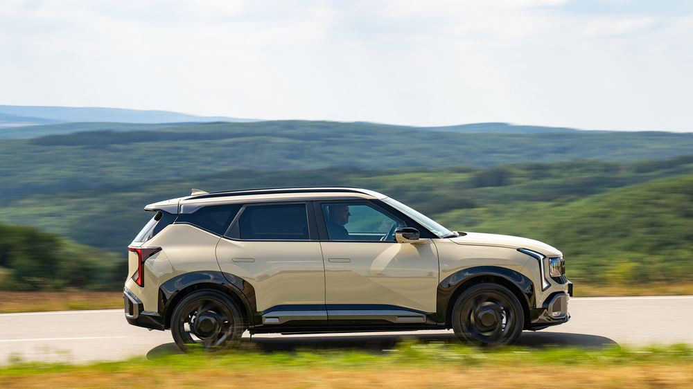 Kia Seltos : un SUV hybride de taille compacte au style robuste