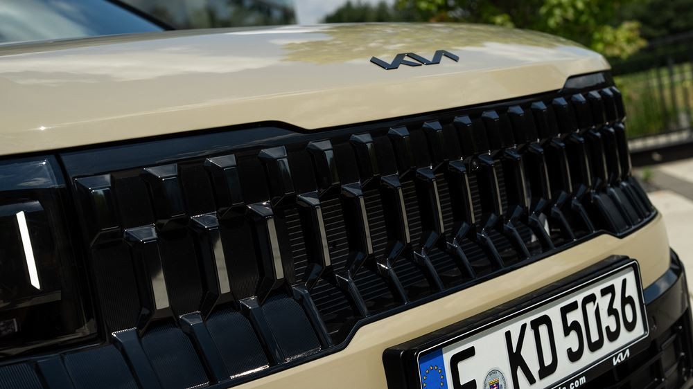 Kia Seltos : un SUV hybride de taille compacte au style robuste