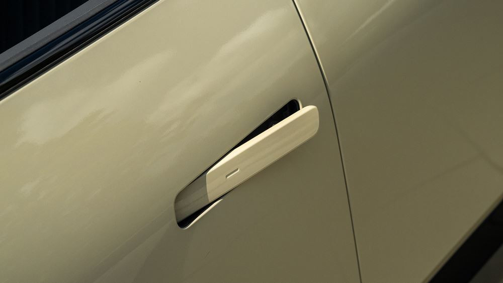 Kia Seltos : un SUV hybride de taille compacte au style robuste
