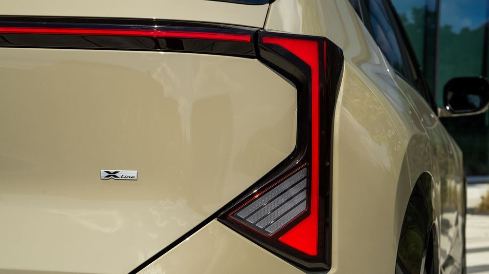 Kia Seltos : un SUV hybride de taille compacte au style robuste