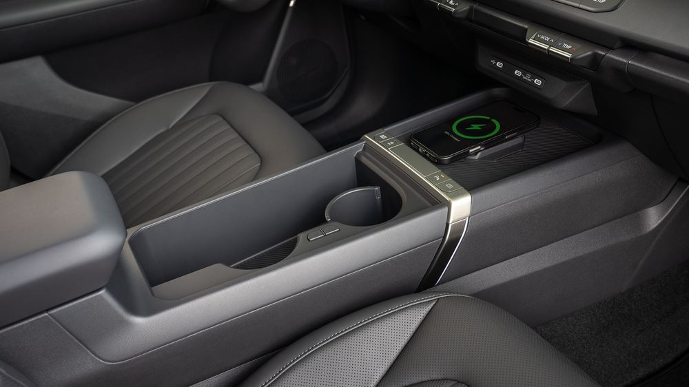 Kia Seltos : un SUV hybride de taille compacte au style robuste