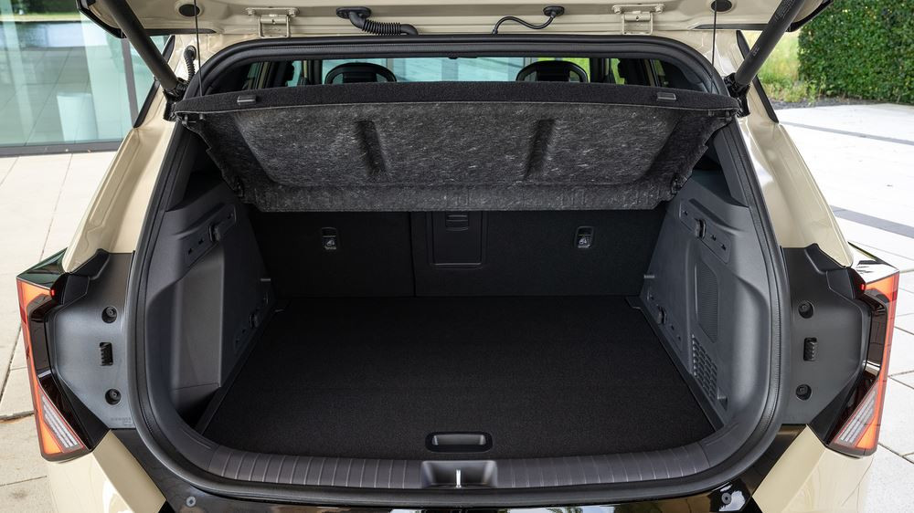 Kia Seltos : un SUV hybride de taille compacte au style robuste