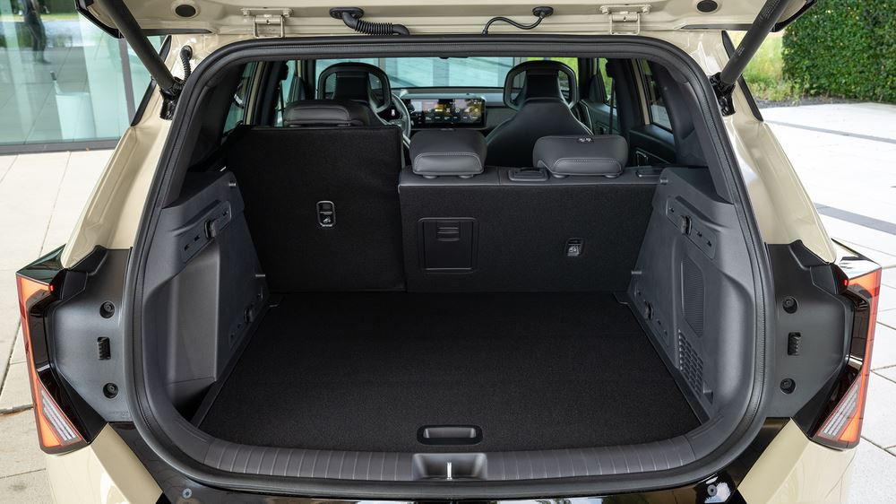 Kia Seltos : un SUV hybride de taille compacte au style robuste
