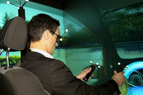 Les ingénieurs Ford testent les futurs modèles Ford en réalité virtuelle