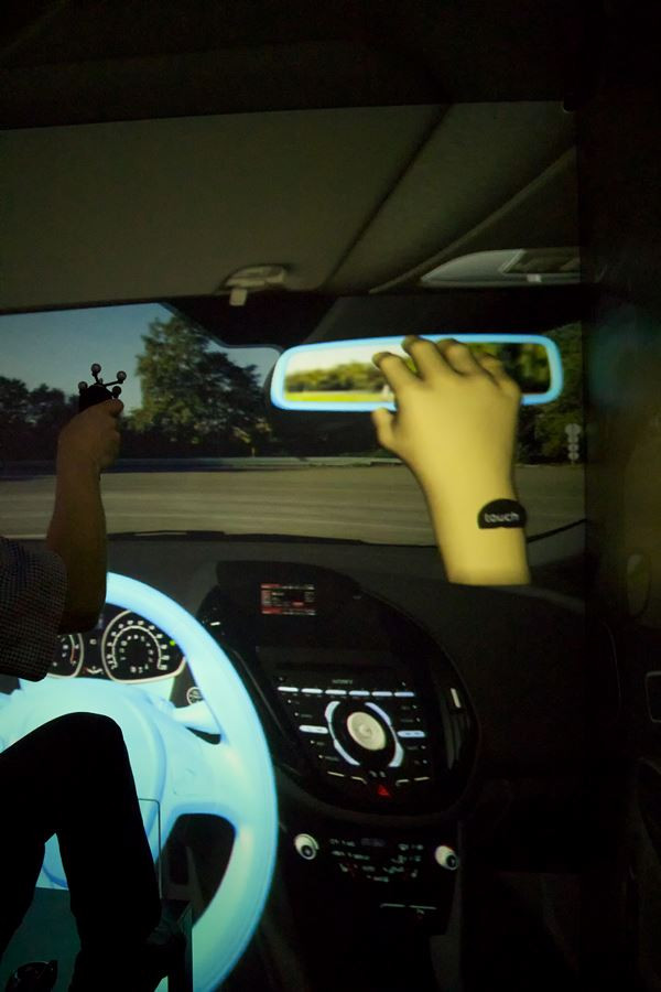 Les ingénieurs Ford testent les futurs modèles Ford en réalité virtuelle