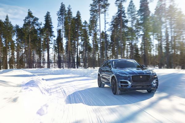 La Jaguar F-Pace testée dans les endroits les plus exigeants