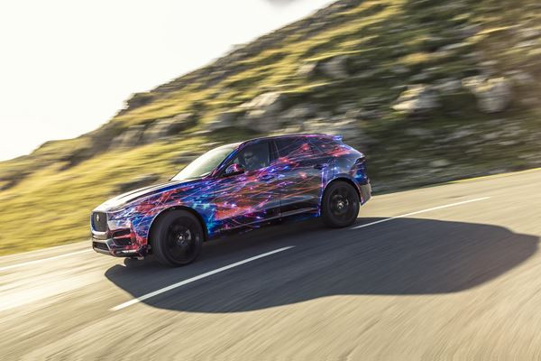 La Jaguar F-Pace revendique une tenue de route de haut niveau