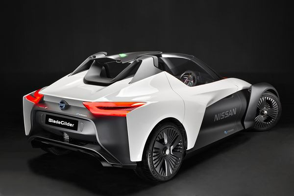 Nissan BladeGlider: un prototype de véhicule électrique hautes performances