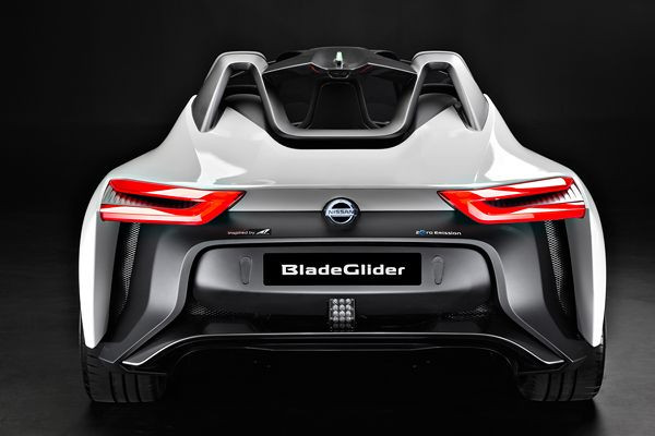 Nissan BladeGlider: un prototype de véhicule électrique hautes performances