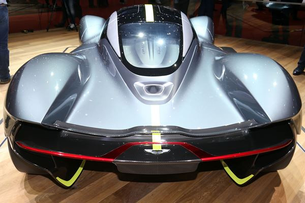 La supercar Aston Martin Valkyrie ambitionne des performances stratosphériques