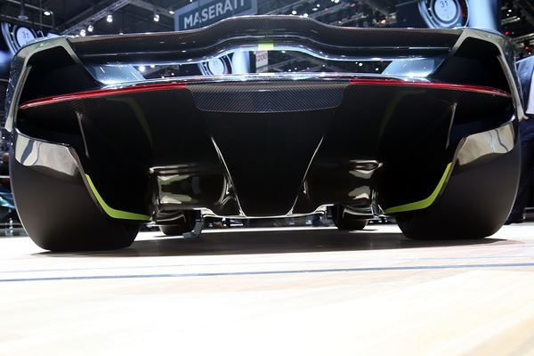 La supercar Aston Martin Valkyrie ambitionne des performances stratosphériques