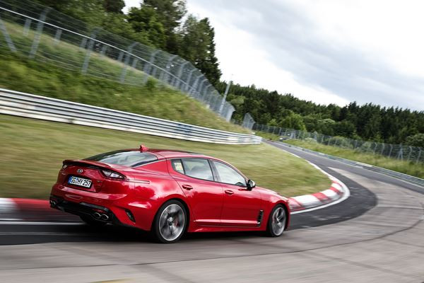 La berline coupé GT Kia Stinger en phase de tests