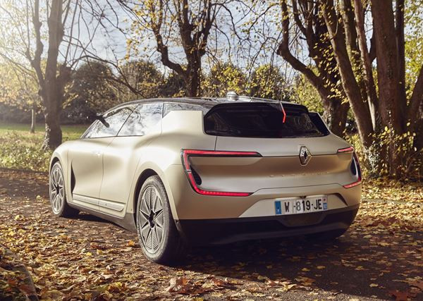 Le prototype Renault Symbioz est propulsé par deux moteurs électriques