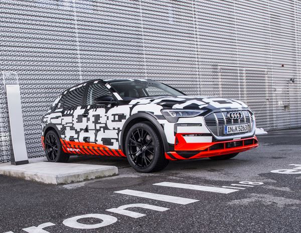 L'Audi e-tron prototype donne un aperçu du SUV électrique Audi