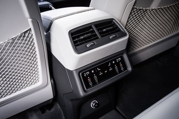 L'Audi e-tron prototype donne un aperçu du SUV électrique Audi